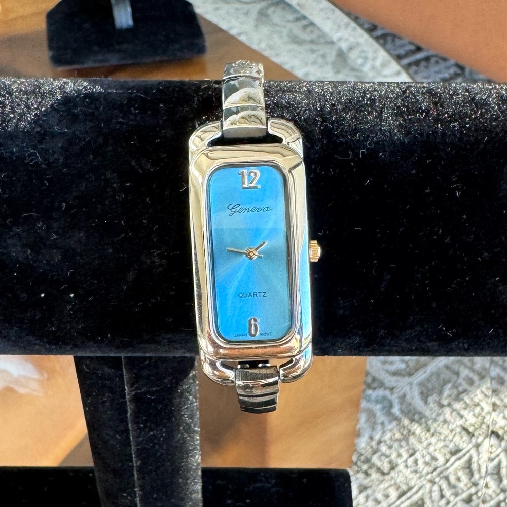 ❤️SOLD❤️Geneva Silver Watch with Blue Dial